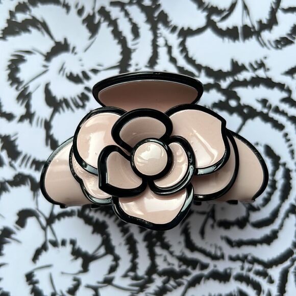 Camellia Flower Hair Claw Clip 2 piece set - Picture 7 of 8